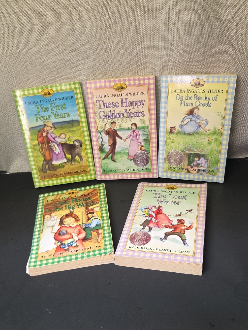 Laura Ingalls Wilder Little House books/lot of‎ 5 paperback